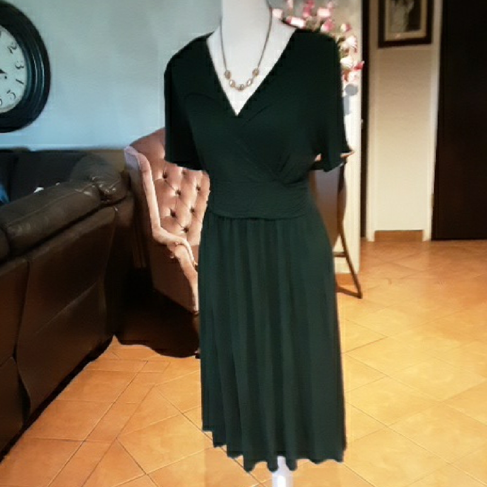 Elegant Green Polyester Spandex dress